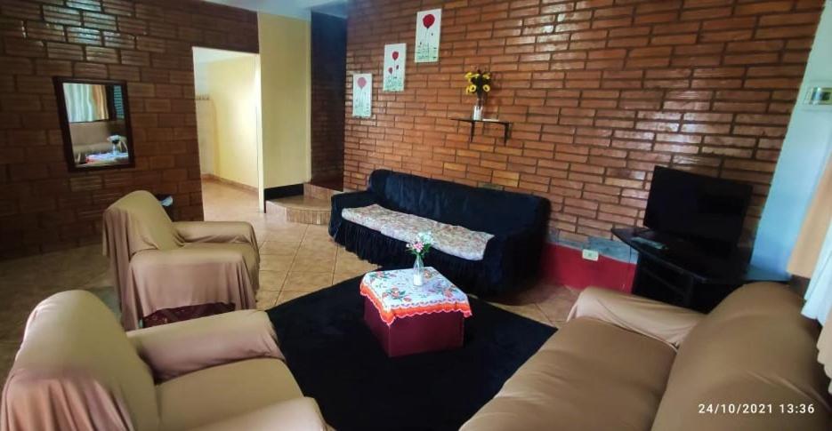 Iguazu Alojamiento "La Casa" Puerto Iguazu Ngoại thất bức ảnh