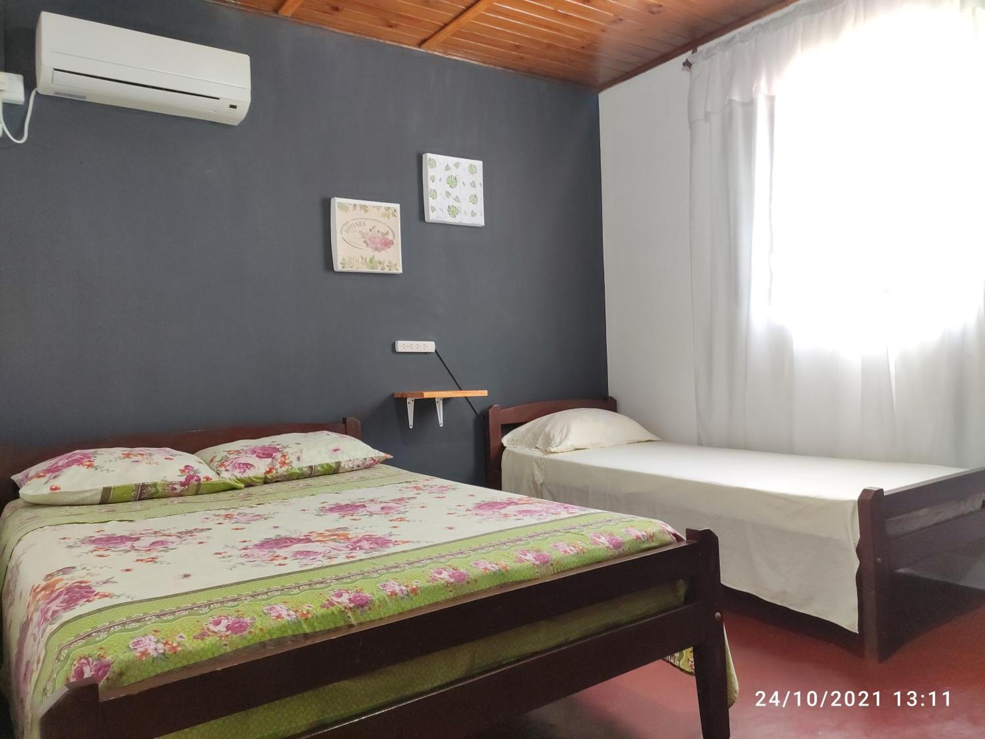 Iguazu Alojamiento "La Casa" Puerto Iguazu Phòng bức ảnh